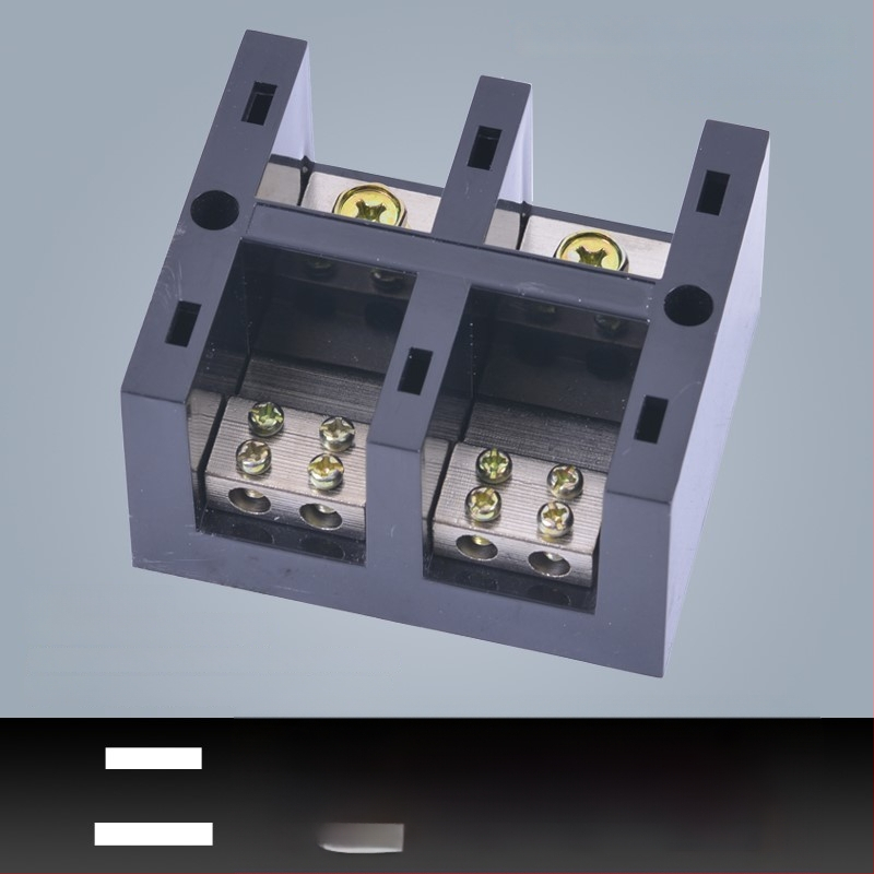 Kõrge võimsusega terminaliblokk 380V, 4 sisendi ja 16 väljundi, kolmesfaasiline neljajuhtmeline jaotussüsteem, 300A