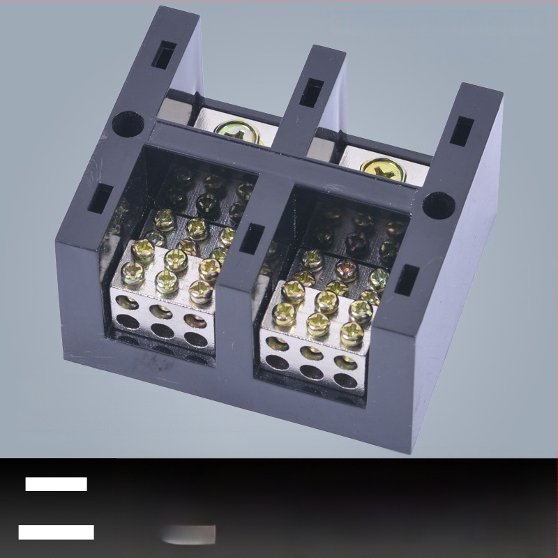 Kõrge võimsusega terminaliblokk 380V, 4 sisendi ja 16 väljundi, kolmesfaasiline neljajuhtmeline jaotussüsteem, 300A