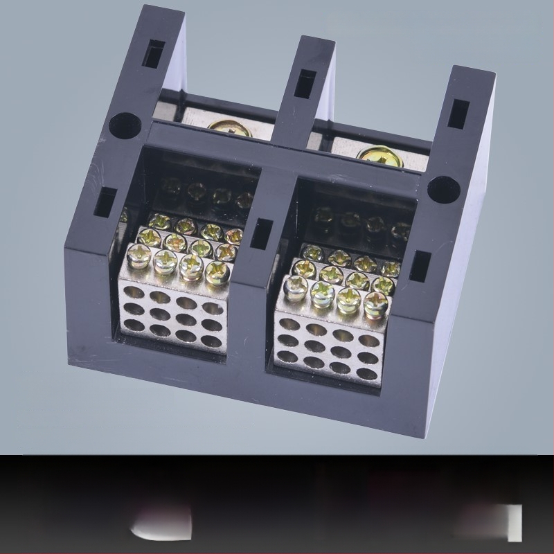 Kõrge võimsusega terminaliblokk 380V, 4 sisendi ja 16 väljundi, kolmesfaasiline neljajuhtmeline jaotussüsteem, 300A