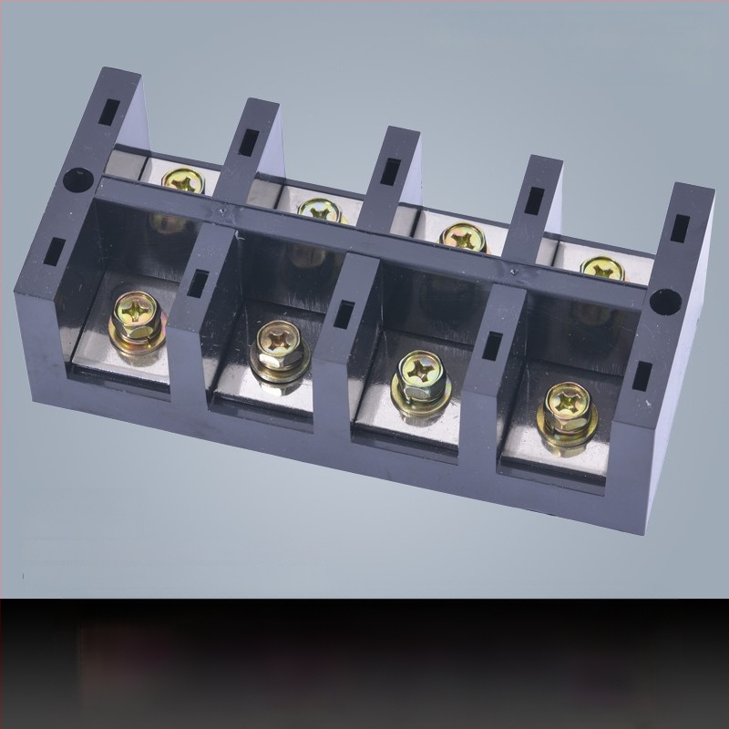 Kõrge võimsusega terminaliblokk 380V, 4 sisendi ja 16 väljundi, kolmesfaasiline neljajuhtmeline jaotussüsteem, 300A