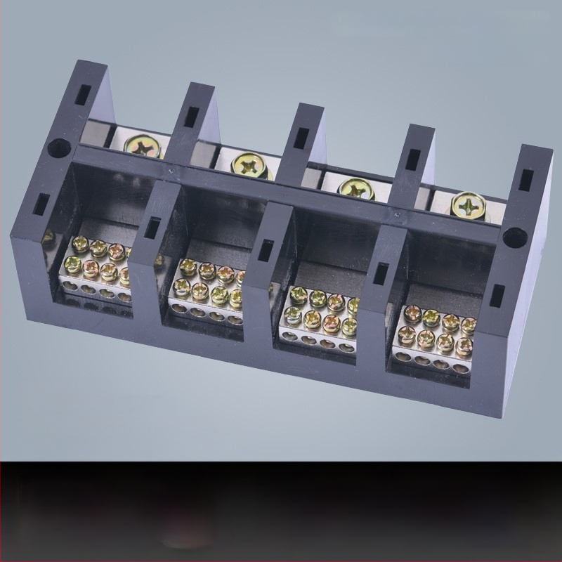 Kõrge võimsusega terminaliblokk 380V, 4 sisendi ja 16 väljundi, kolmesfaasiline neljajuhtmeline jaotussüsteem, 300A