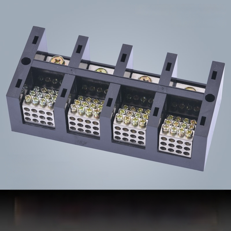 Kõrge võimsusega terminaliblokk 380V, 4 sisendi ja 16 väljundi, kolmesfaasiline neljajuhtmeline jaotussüsteem, 300A