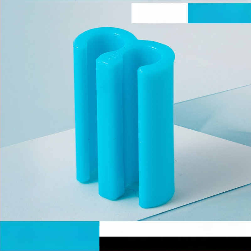 Paprastas kabliukas — ABS medžiaga; vienas kabliukas, šiuolaikiškas minimalistinis dizainas; apkrova 0–1 kg; kiekis: 1