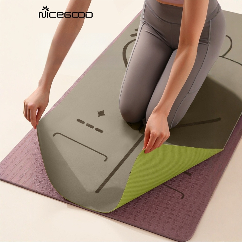Йога постелка – PU-резинова смес, неплъзгаща се повърхност, дебелина 1,5 мм, тегло 1300 г, линии за позите, персонализирани опции.