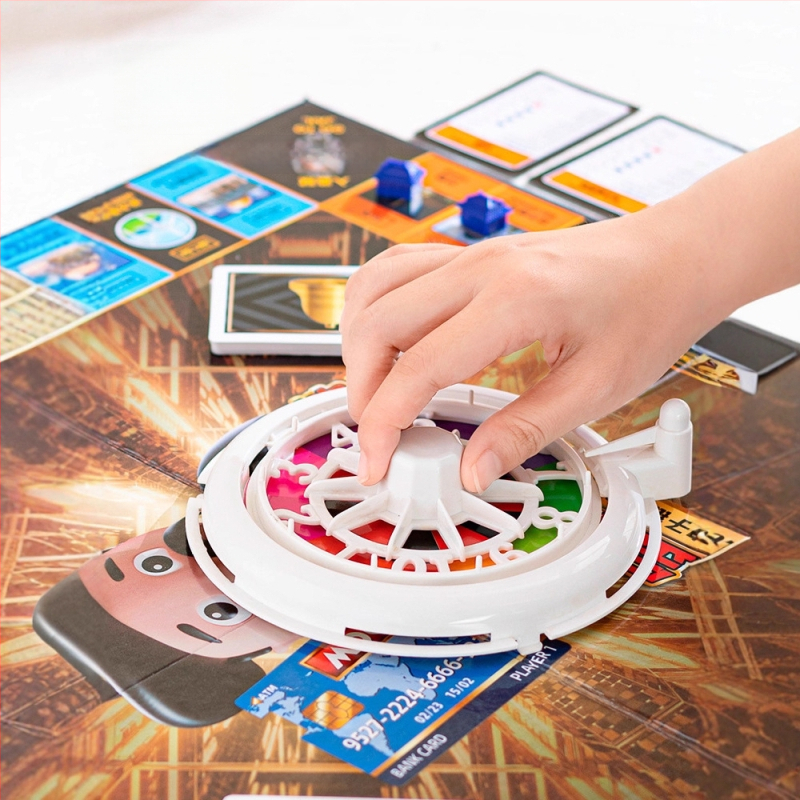 Galda spēle ar kartēm no Heroic General — materiāls: plastmasa; piemērots izklaides parkiem; vecums 7–35 gadi