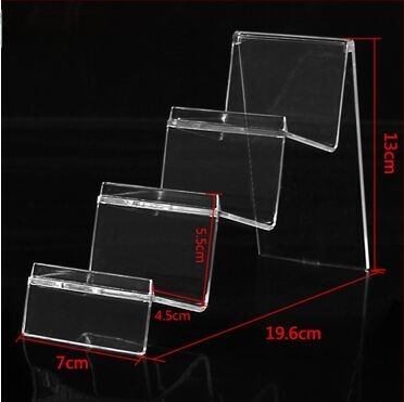 Piniginės ir rankinės demonstravimo stovas, dviejų lygių, injekcinio formavimo konstrukcija, gipso apvalkalas, laiptinės formos