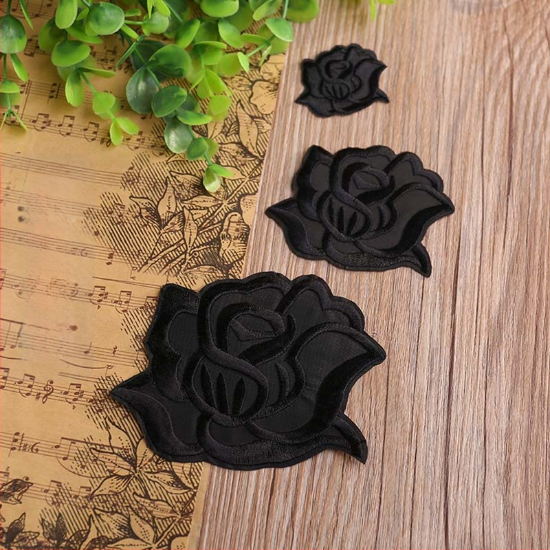 Binyan Rozes Zīmējuma Aplikācijas no Auduma Gultas Veļai un Galda Klājumam – Tekstila Aplikācijas Dziļu Remonts