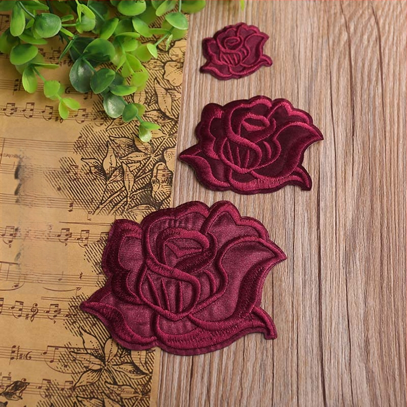 Binyan Rozes Zīmējuma Aplikācijas no Auduma Gultas Veļai un Galda Klājumam – Tekstila Aplikācijas Dziļu Remonts