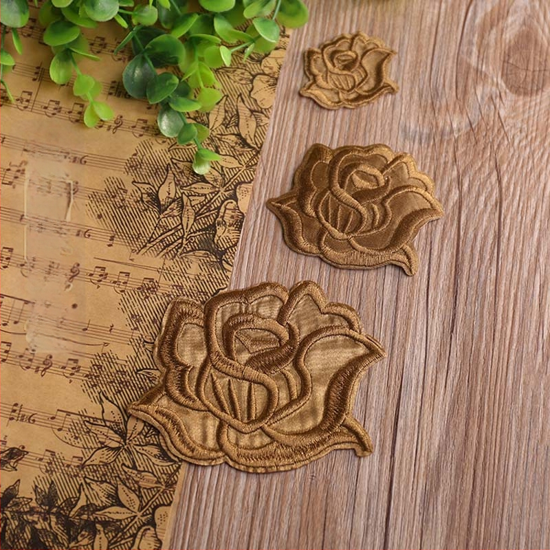 Binyan Rozes Zīmējuma Aplikācijas no Auduma Gultas Veļai un Galda Klājumam – Tekstila Aplikācijas Dziļu Remonts