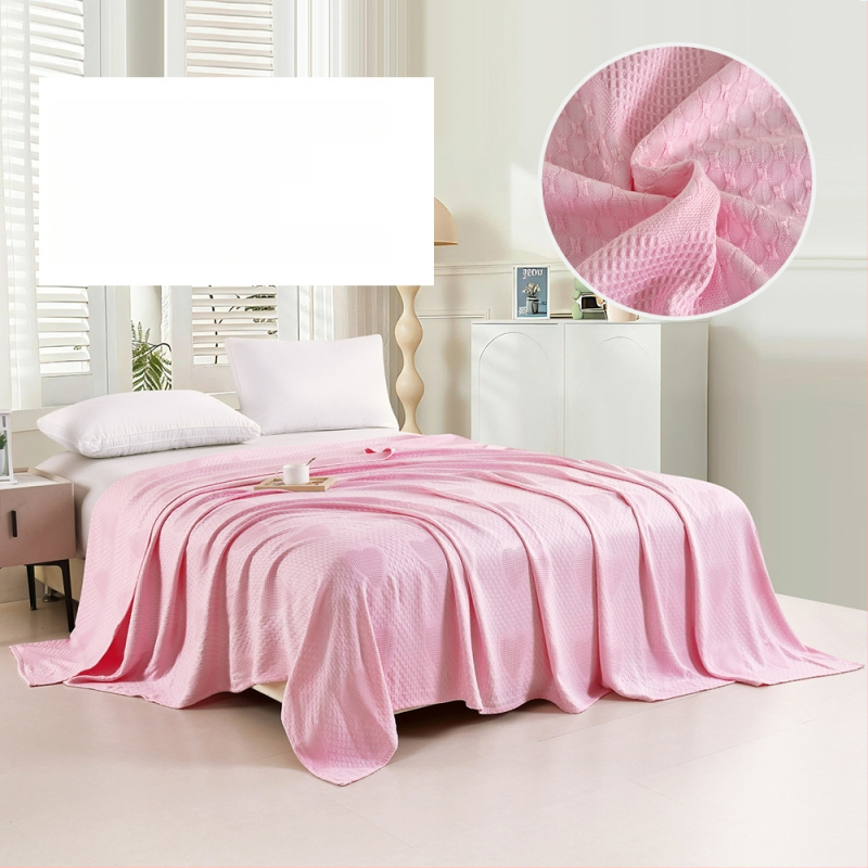 Bambuko pluošto pledas su džakardo raštu, šešialapio dobilo motyvas, šaldantis ledinės šilko audinys, visiems metų laikams