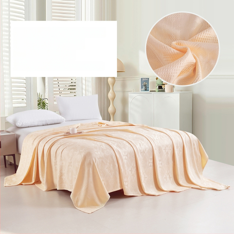 Bambuko pluošto pledas su džakardo raštu, šešialapio dobilo motyvas, šaldantis ledinės šilko audinys, visiems metų laikams