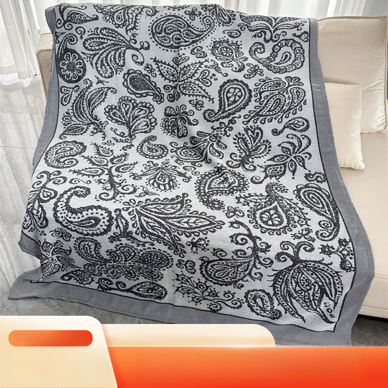 Polüesterjacquard pleed reisile — geomeetriline muster, modernne minimalistlik stiil, 500–799 g, sobib kõikidele aastaaegadele