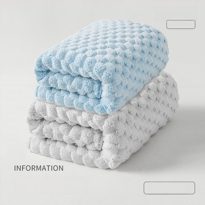 Trys rankšluosčių komplektas studentų bendrabutyje, 100% kitas pluoštas, 150D siūlas, džakardo audimas, po 100 g kiekvienam rankšluosčiui.