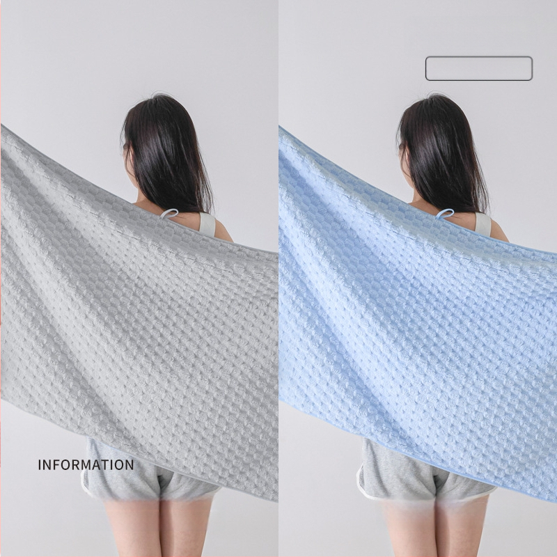 Trys rankšluosčių komplektas studentų bendrabutyje, 100% kitas pluoštas, 150D siūlas, džakardo audimas, po 100 g kiekvienam rankšluosčiui.