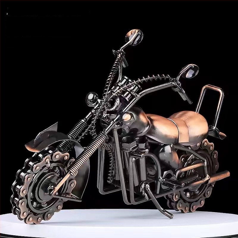 Pramoninio stiliaus metalo motociklo modelio dekoras – gyvenamojo kambario papuošalas; paviršius: elektroplatavimas; be pritaikymo