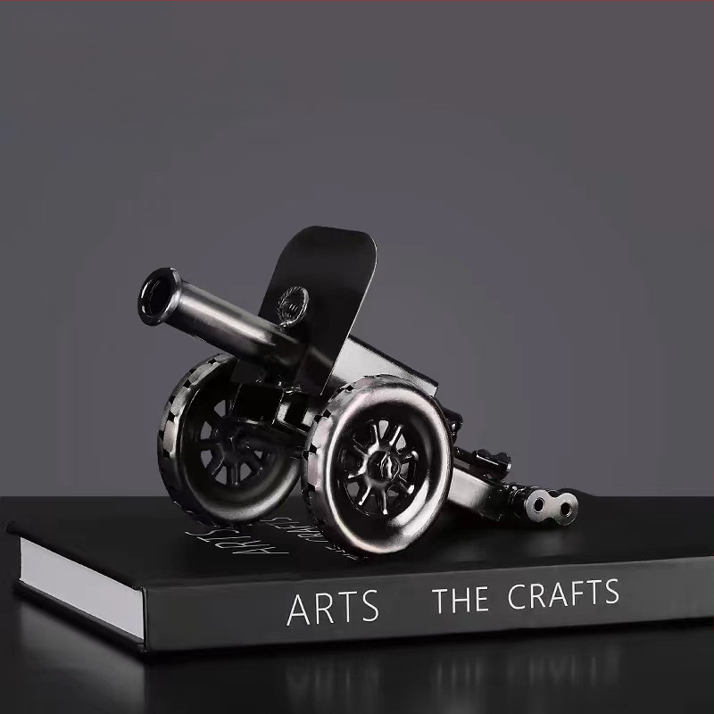 Pramoninio stiliaus metalo motociklo modelio dekoras – gyvenamojo kambario papuošalas; paviršius: elektroplatavimas; be pritaikymo