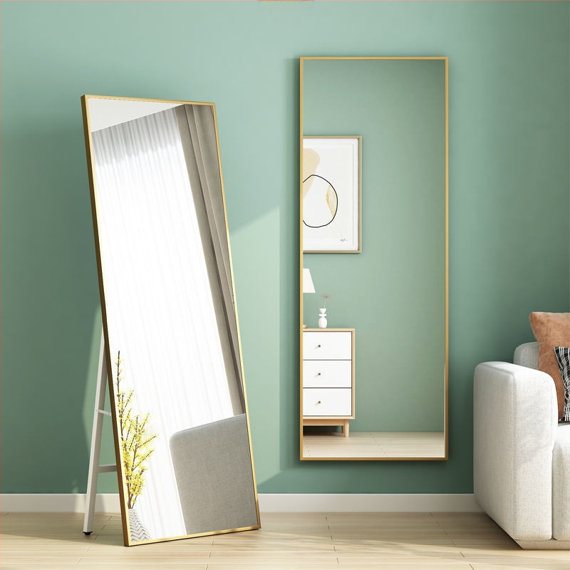 Ολόσωμος καθρέφτης – επιδαπέδια ή τοιχοστήριξη τοποθέτησης, σε σκανδιναβικό στυλ, για κοριτσίστικο δωμάτιο.