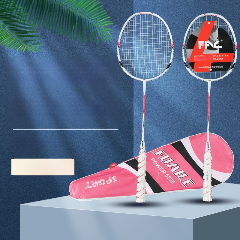 Ράκετ μπατμίντον με πλαίσιο από ανθρακονήματα, ευθεία κεφαλή, βάρος 95–100 g, πάχος λαβής G2, υλικό χορδών: ίνες μεταξιού