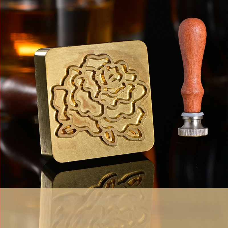 Jääkuubikute tempel kohandatud gravüüritud logoga, vask-pronksi sulam, CNC gravüürimine ja käsitsi poleerimine, ümmargune või ruudukujuline kuju, kaal 50 g