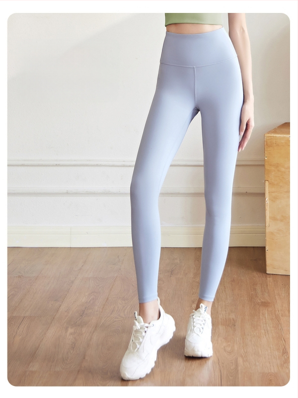 Комплект за йога за жени: спорт топ и панталони; полиестер + спандекс; висока еластичност PU 3.0; с подплънки за бюста; издаден през 2024 г.