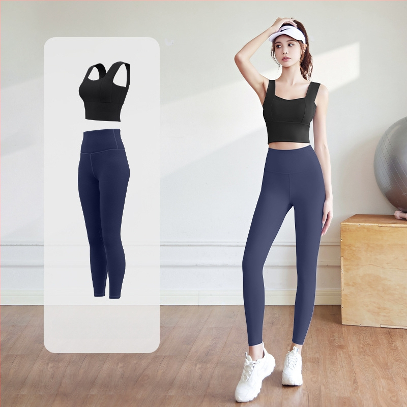 Комплект за йога за жени: спорт топ и панталони; полиестер + спандекс; висока еластичност PU 3.0; с подплънки за бюста; издаден през 2024 г.