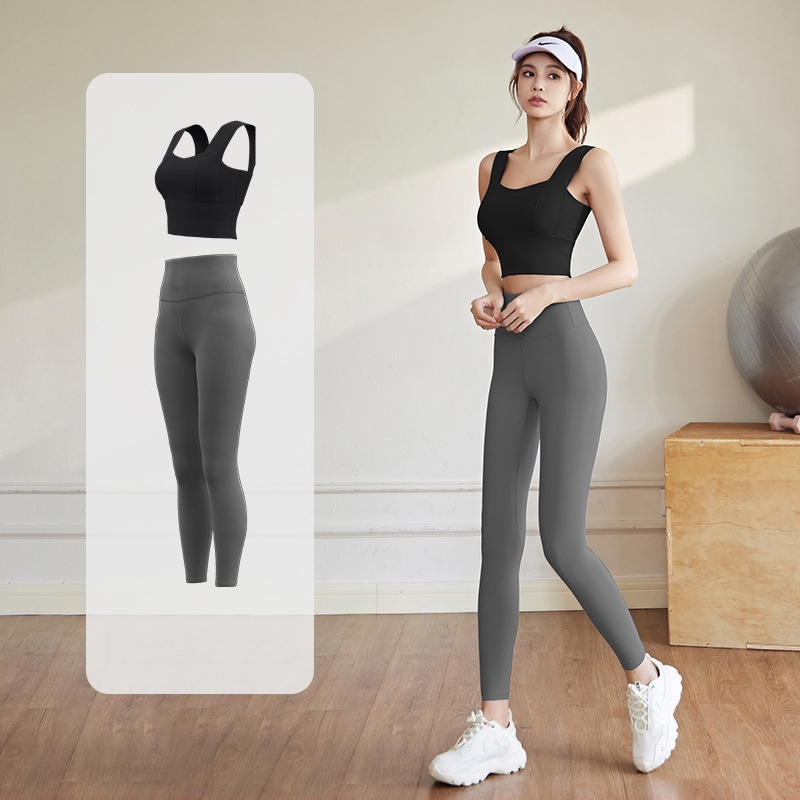 Комплект за йога за жени: спорт топ и панталони; полиестер + спандекс; висока еластичност PU 3.0; с подплънки за бюста; издаден през 2024 г.
