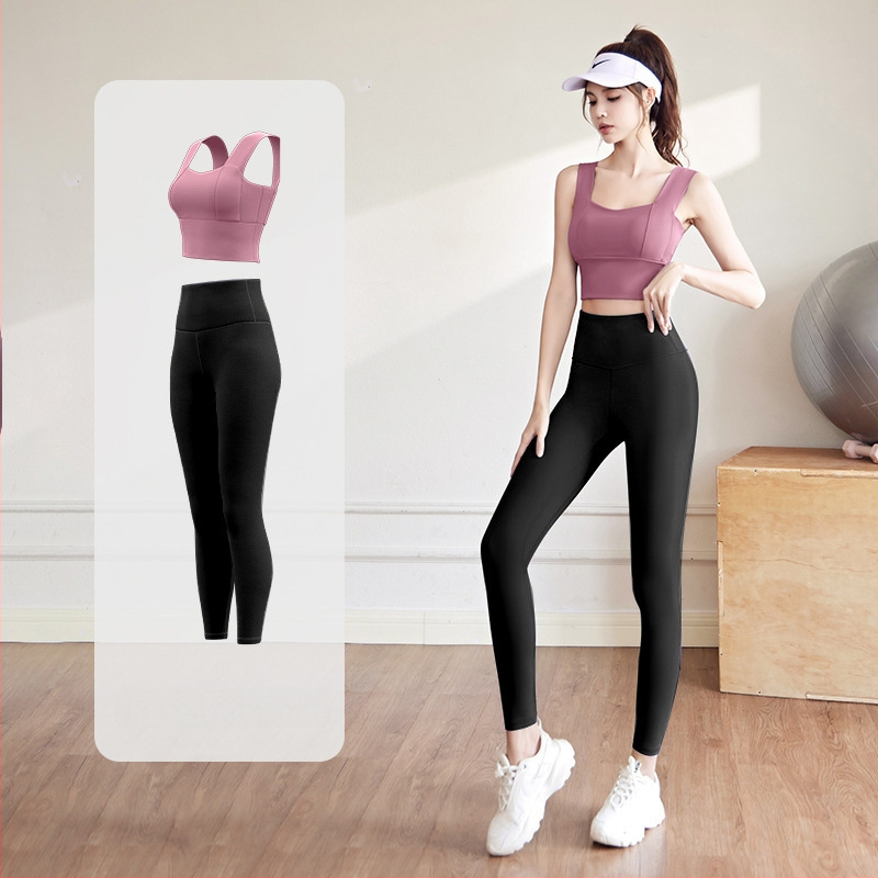 Комплект за йога за жени: спорт топ и панталони; полиестер + спандекс; висока еластичност PU 3.0; с подплънки за бюста; издаден през 2024 г.