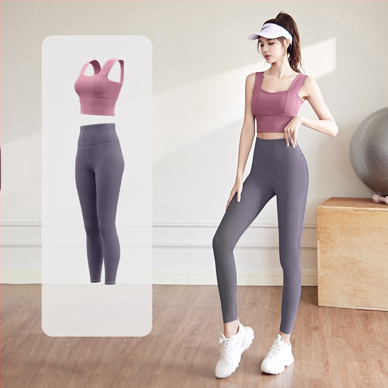 Комплект за йога за жени: спорт топ и панталони; полиестер + спандекс; висока еластичност PU 3.0; с подплънки за бюста; издаден през 2024 г.