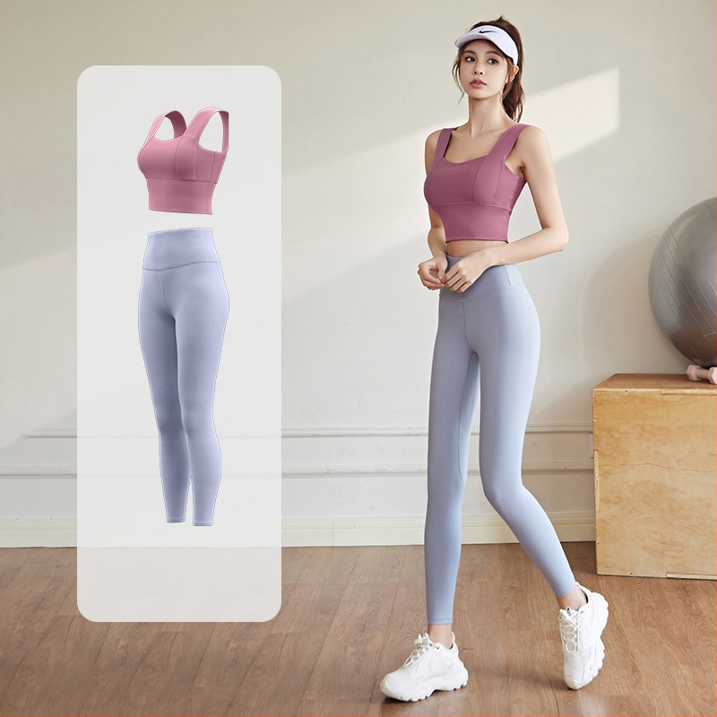 Комплект за йога за жени: спорт топ и панталони; полиестер + спандекс; висока еластичност PU 3.0; с подплънки за бюста; издаден през 2024 г.