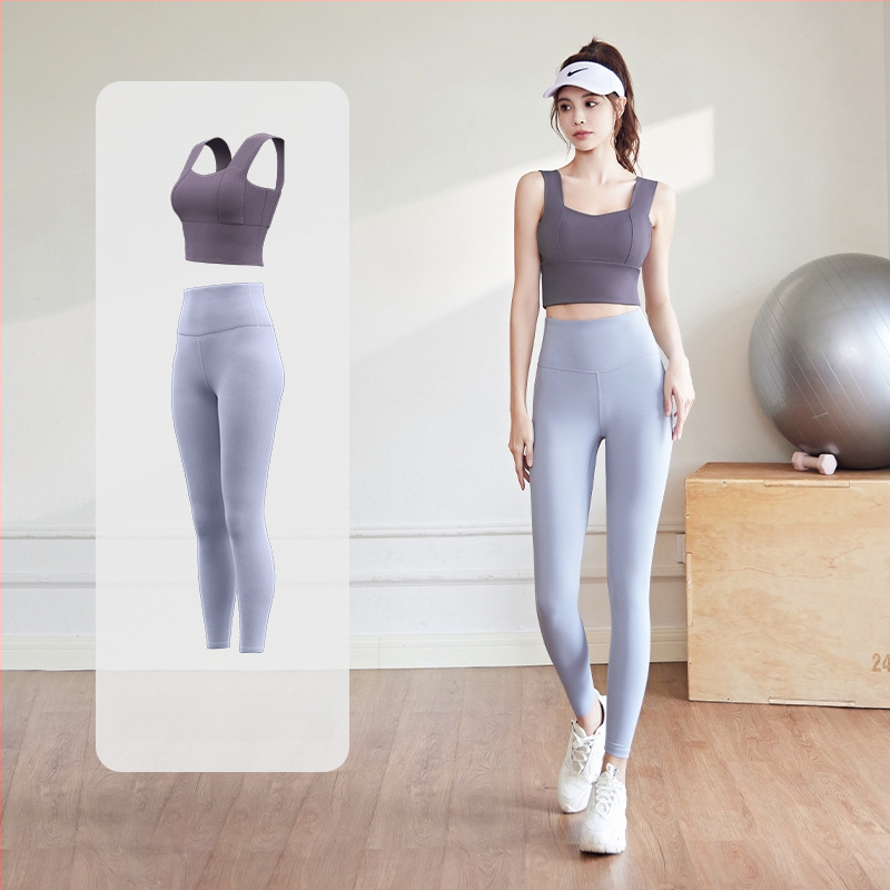 Комплект за йога за жени: спорт топ и панталони; полиестер + спандекс; висока еластичност PU 3.0; с подплънки за бюста; издаден през 2024 г.