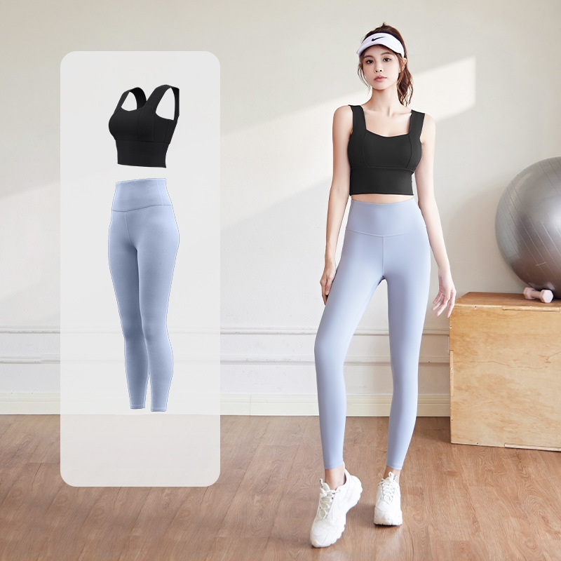 Комплект за йога за жени: спорт топ и панталони; полиестер + спандекс; висока еластичност PU 3.0; с подплънки за бюста; издаден през 2024 г.