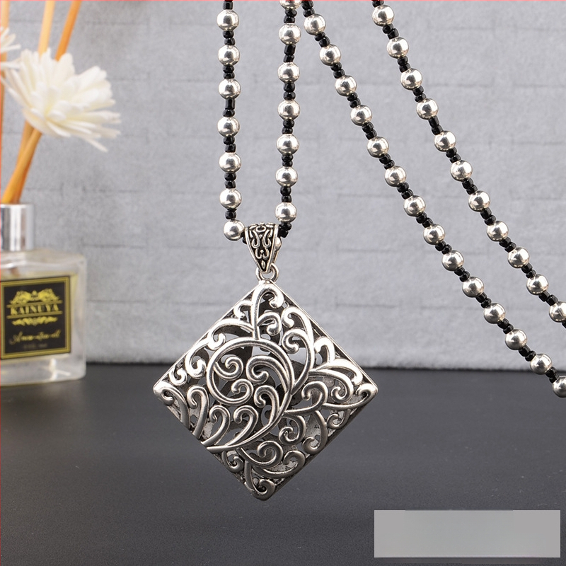 Lydinio puloverio grandinėlė, ilga karolė su kutiniu pakabuku, retro etno stilius