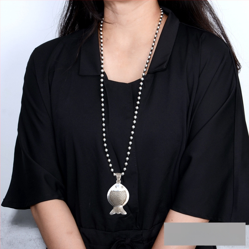 Lydinio puloverio grandinėlė, ilga karolė su kutiniu pakabuku, retro etno stilius