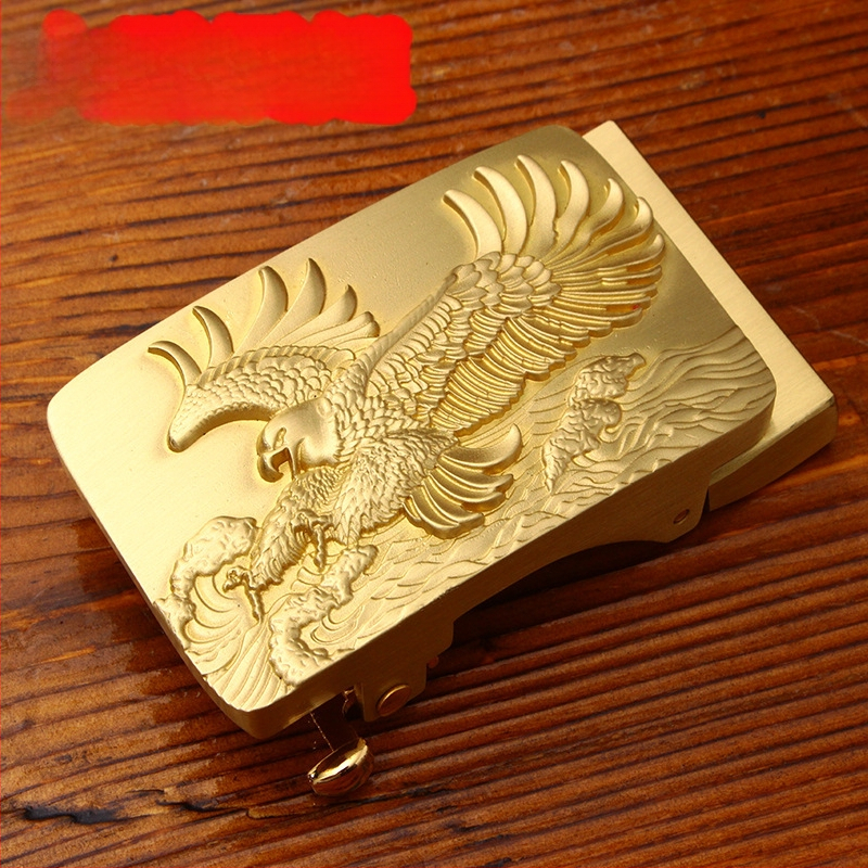 Automatinė diržo sagtis iš vario su 3D įspaustu skraidančio erelio motyvu