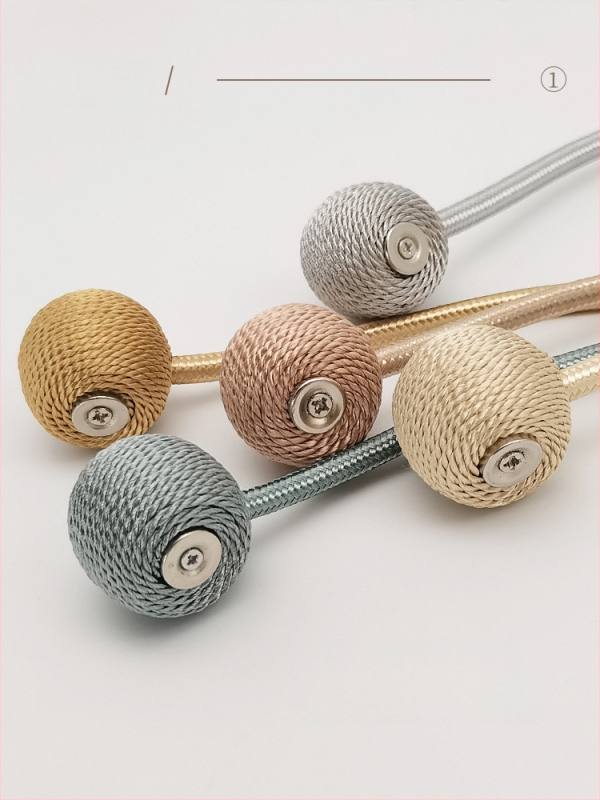 Dvi audinio užuolaidų dirželiai su magnetinėmis sagenimis, paprastas ir šiuolaikiškas stilius, tinkami lovos užuolaidoms ir musės tinklams