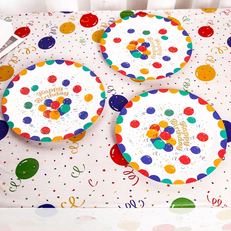 Vienkartinė storinta popierinė staltiesė vaikų gimtadienio vakarėliui – šventinis stilius, mieli animaciniai motyvai, dekoracijų rekvizitai