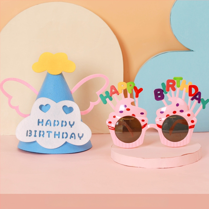 Vienkartinė storinta popierinė staltiesė vaikų gimtadienio vakarėliui – šventinis stilius, mieli animaciniai motyvai, dekoracijų rekvizitai