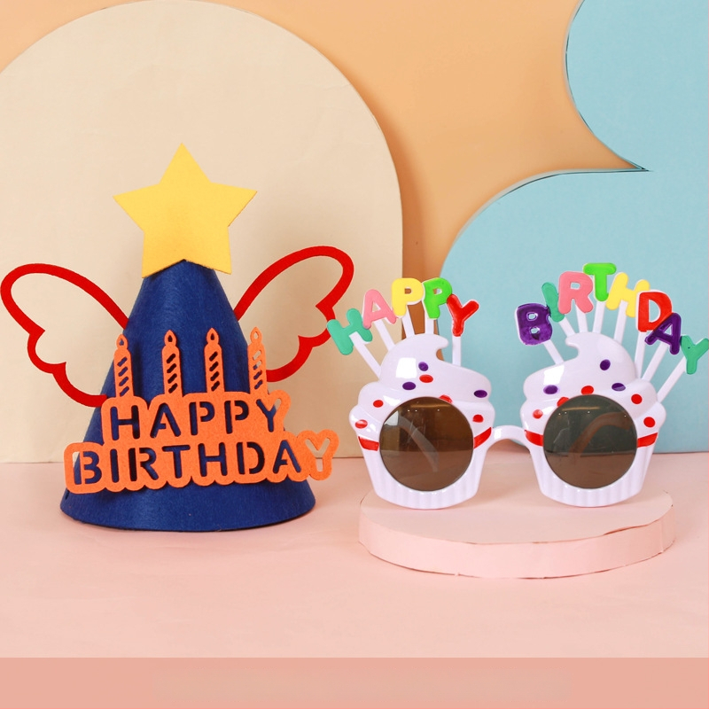 Vienkartinė storinta popierinė staltiesė vaikų gimtadienio vakarėliui – šventinis stilius, mieli animaciniai motyvai, dekoracijų rekvizitai