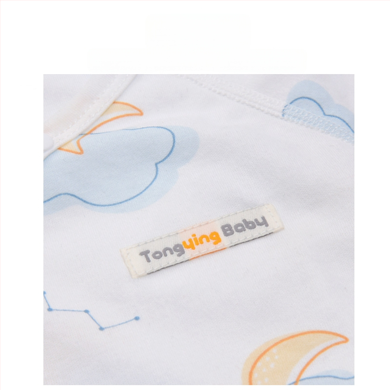 Naujagimio ilgos rankovės kombinezonas iš 100% medvilnės, unisex, diagoninis užsegimas su raišteliais ir drugelio motyvas