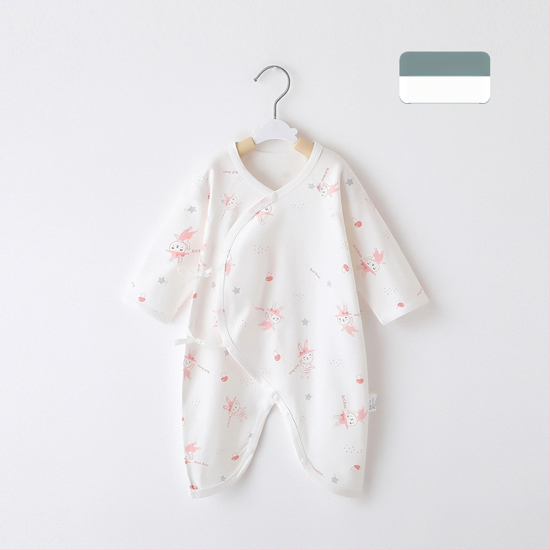 Naujagimio ilgos rankovės kombinezonas iš 100% medvilnės, unisex, diagoninis užsegimas su raišteliais ir drugelio motyvas