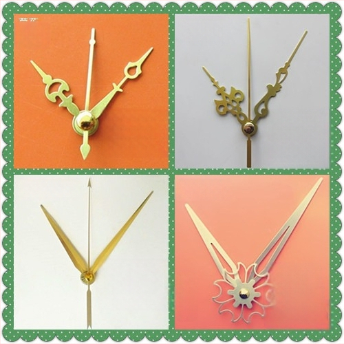 Ρολόι με μεταλλικό καντράν, πλαστικό περίβλημα, λειτουργεί με μπαταρία