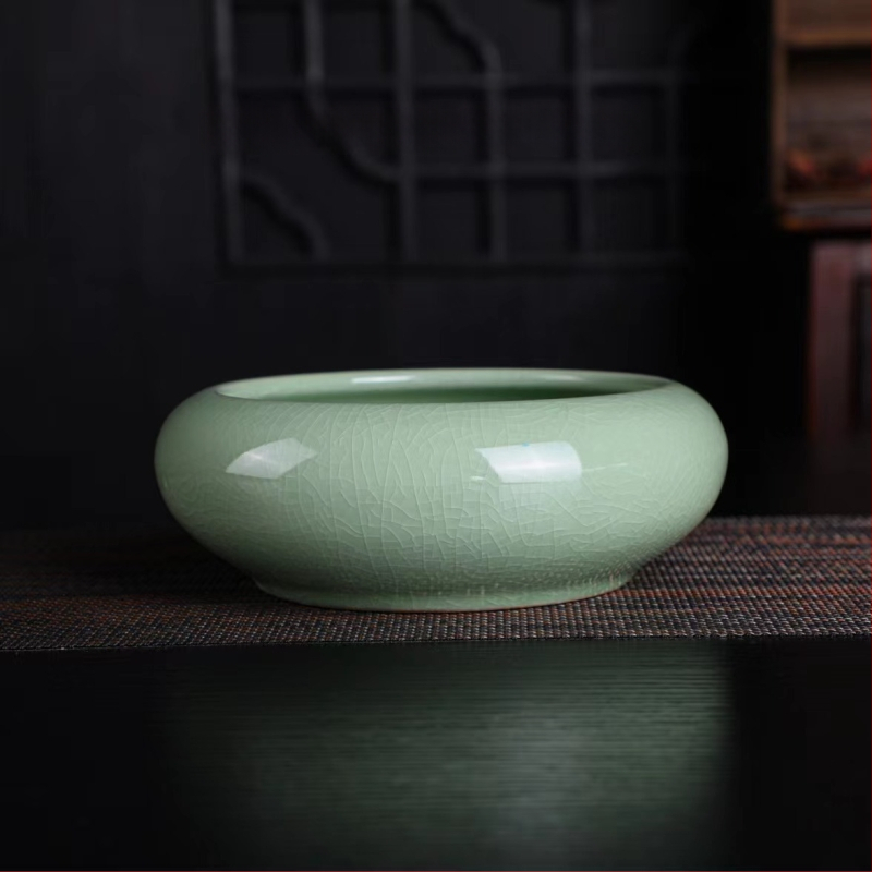 Keramikas hidroponiska puķu pods – minimālistisks stils, elpojošs, korozijizturīgs, izturīgs; rokdarbs; izcepts 1300°C; piemērots galdam vai grīdai.