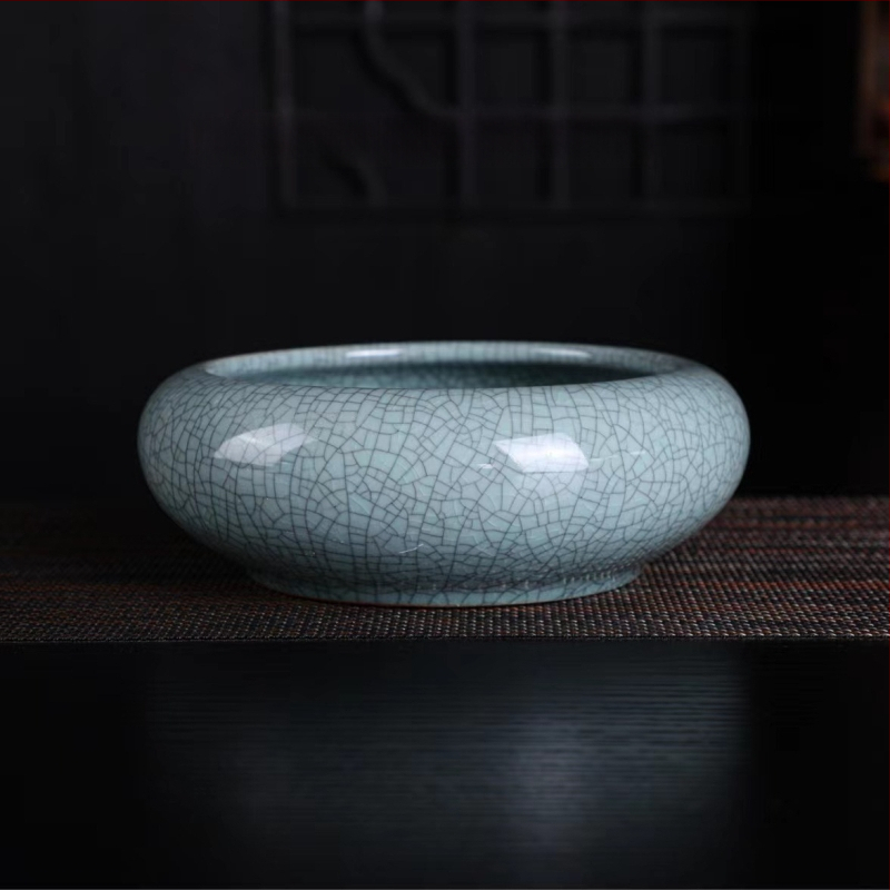 Keramikas hidroponiska puķu pods – minimālistisks stils, elpojošs, korozijizturīgs, izturīgs; rokdarbs; izcepts 1300°C; piemērots galdam vai grīdai.