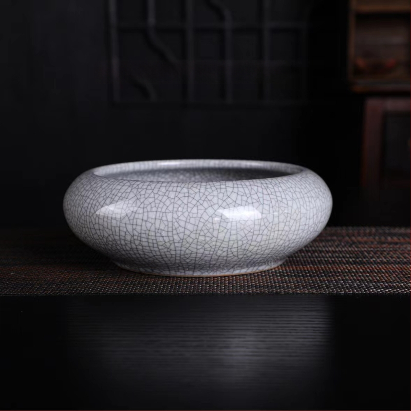 Keramikas hidroponiska puķu pods – minimālistisks stils, elpojošs, korozijizturīgs, izturīgs; rokdarbs; izcepts 1300°C; piemērots galdam vai grīdai.