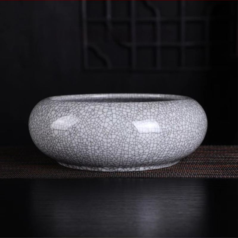 Keramikas hidroponiska puķu pods – minimālistisks stils, elpojošs, korozijizturīgs, izturīgs; rokdarbs; izcepts 1300°C; piemērots galdam vai grīdai.