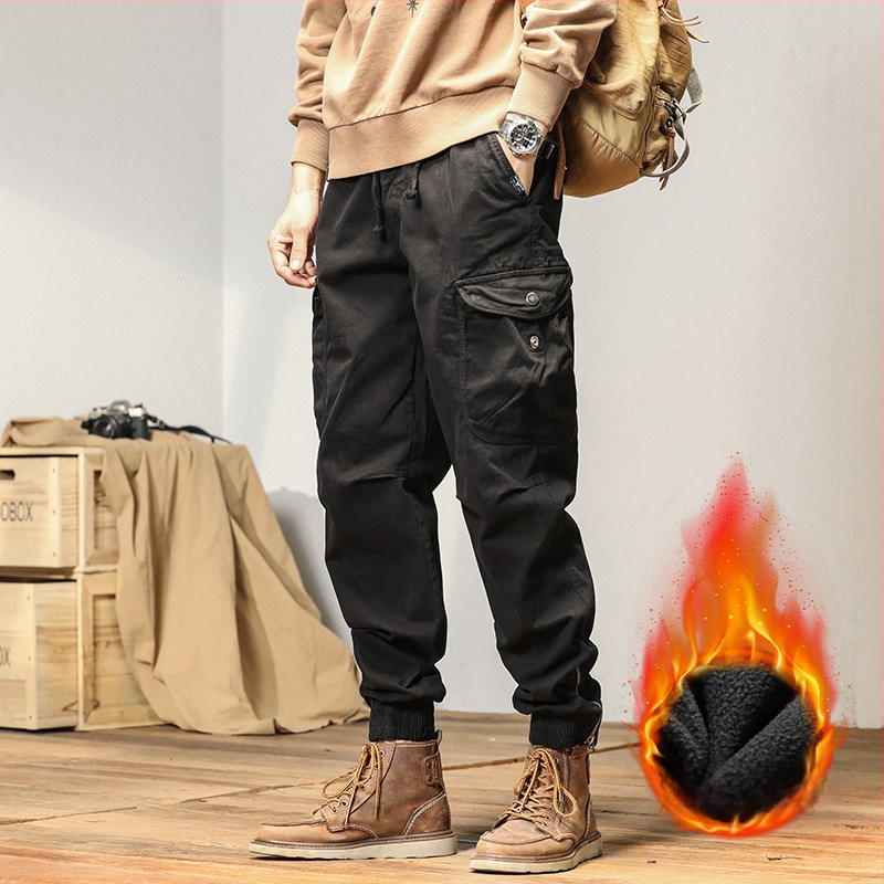 Vīriešu cargo bikses ar taisnu piegriezumu, flīsa odere, kokvilnas maisījuma audums, vidēja jostas vieta, ar vairākām kabatām