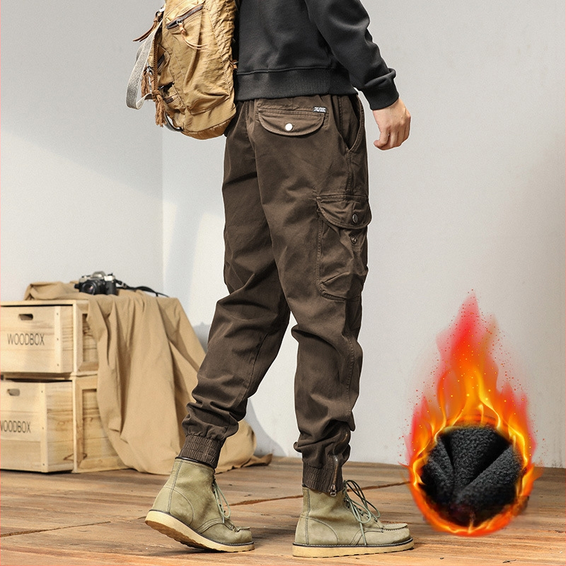 Vīriešu cargo bikses ar taisnu piegriezumu, flīsa odere, kokvilnas maisījuma audums, vidēja jostas vieta, ar vairākām kabatām