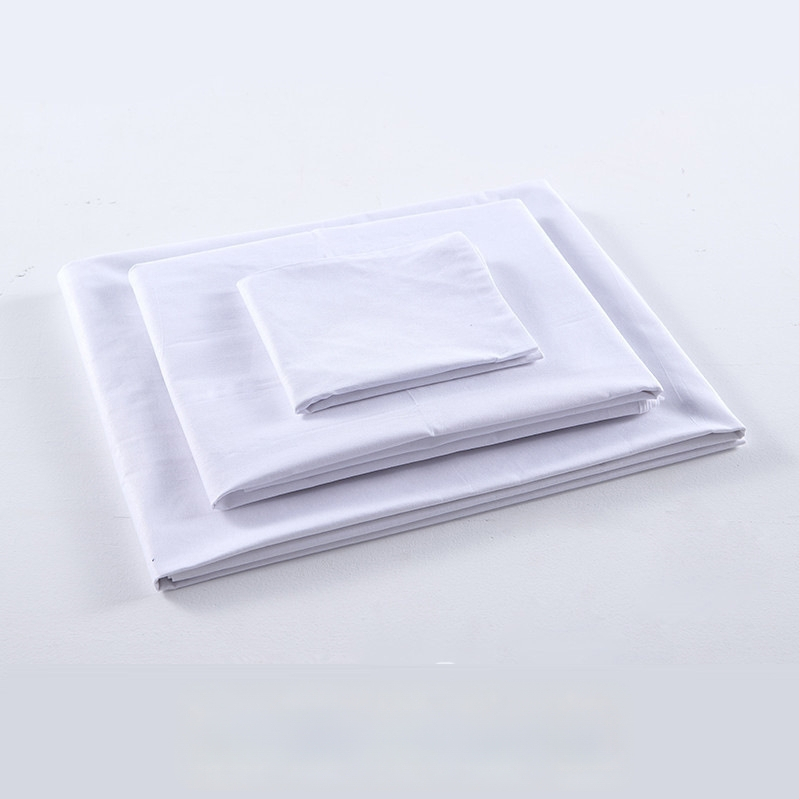 Tryjų dalių patalynės komplektas studentų bendrabutyje, poliesterio–medvilnės audinys, reaktiškai dažyta, twill audimas, vienos spalvos raštas