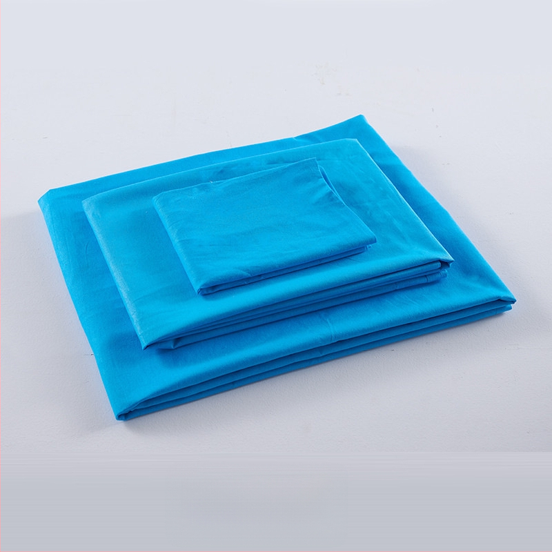 Tryjų dalių patalynės komplektas studentų bendrabutyje, poliesterio–medvilnės audinys, reaktiškai dažyta, twill audimas, vienos spalvos raštas