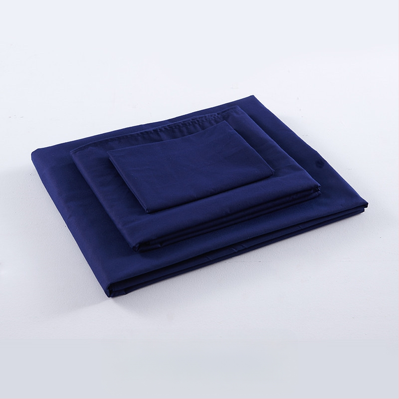 Tryjų dalių patalynės komplektas studentų bendrabutyje, poliesterio–medvilnės audinys, reaktiškai dažyta, twill audimas, vienos spalvos raštas